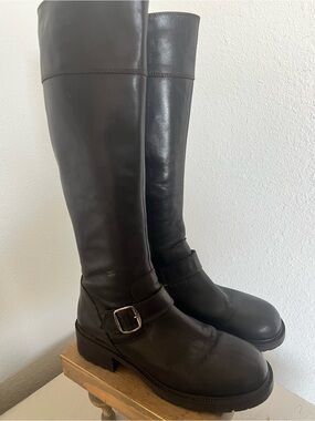 J Crew tall leather zip up boots lug sole sz 8